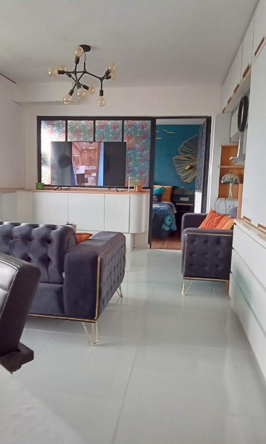 Liege Centre Mediacite Appartement Possible Parking Terrasse Immense 8Eme Pour 2 Personnes Eksteriør bilde