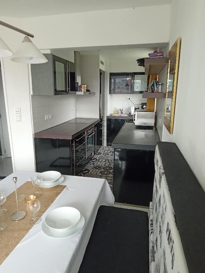Liege Centre Mediacite Appartement Possible Parking Terrasse Immense 8Eme Pour 2 Personnes Eksteriør bilde